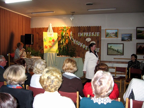 Anna B�achucka - debiutuj�ca w wieczorze